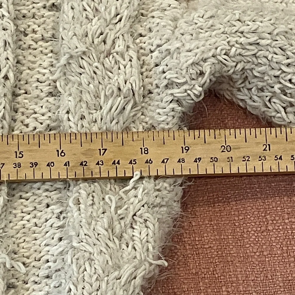 POL small wm’s oversized Cream Cable Knit Cardigan - FLAWED - Picture 9 of 16